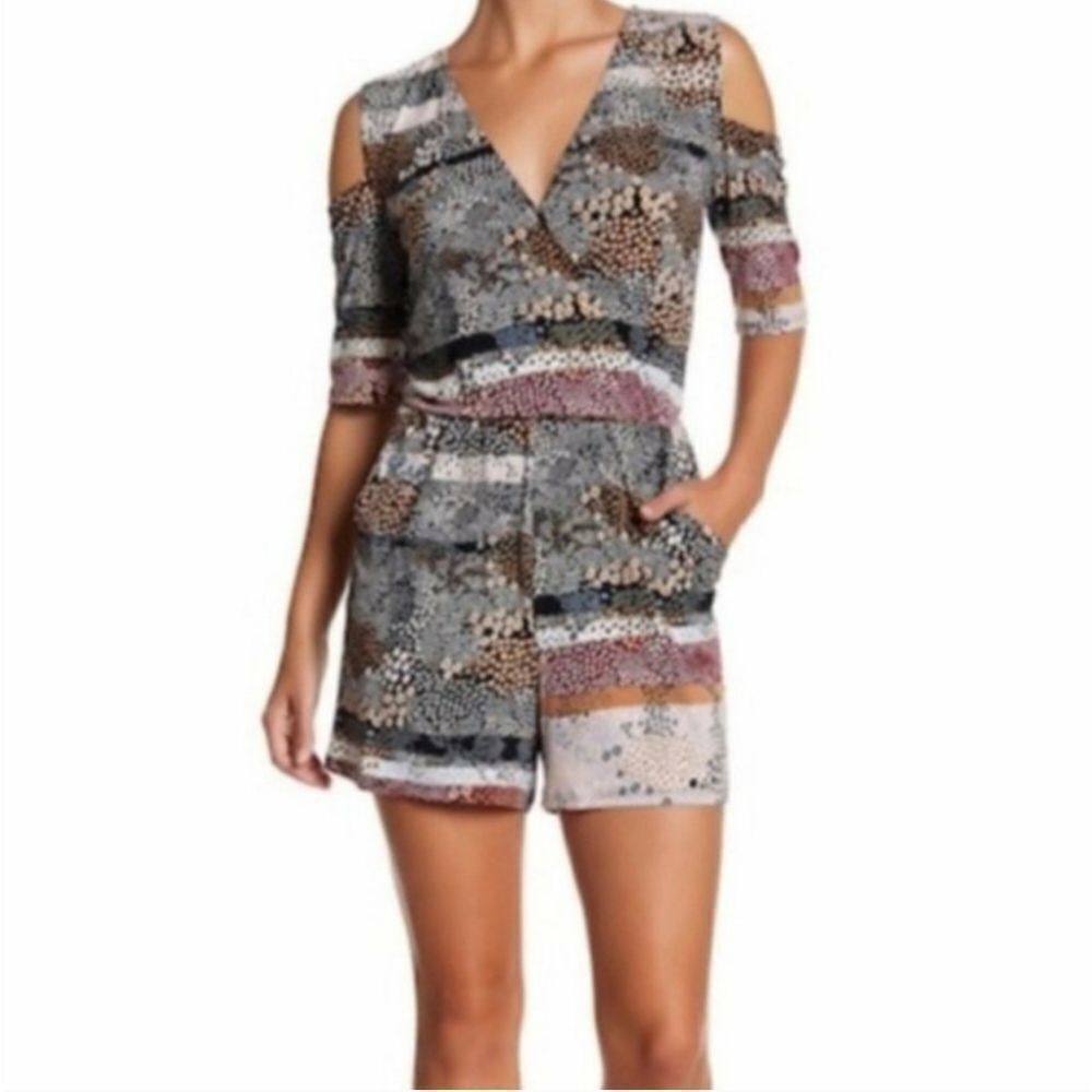 BCBGeneration Cold Shoulder Romper Sz Med